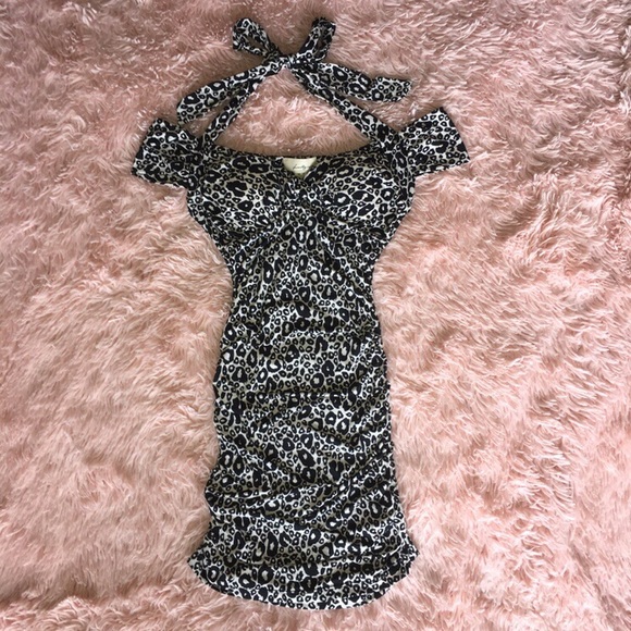 BLACK & WHITE LEOPARD PRINT PADDED MINI DRESS · SIZE M - Picture 5 of 5